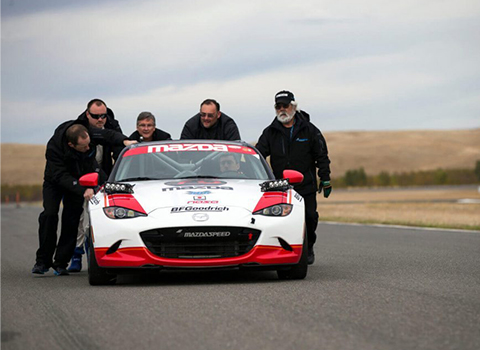 Mazda Dealers and Factory Guys Racing at 2015 25 Hours of Thunderhill