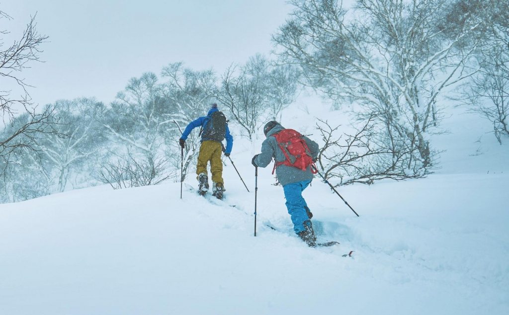 2 Men Split-Boarding