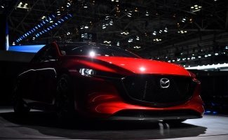 2017 Tokyo Motor Show Mazda Concept Car Front Angle
