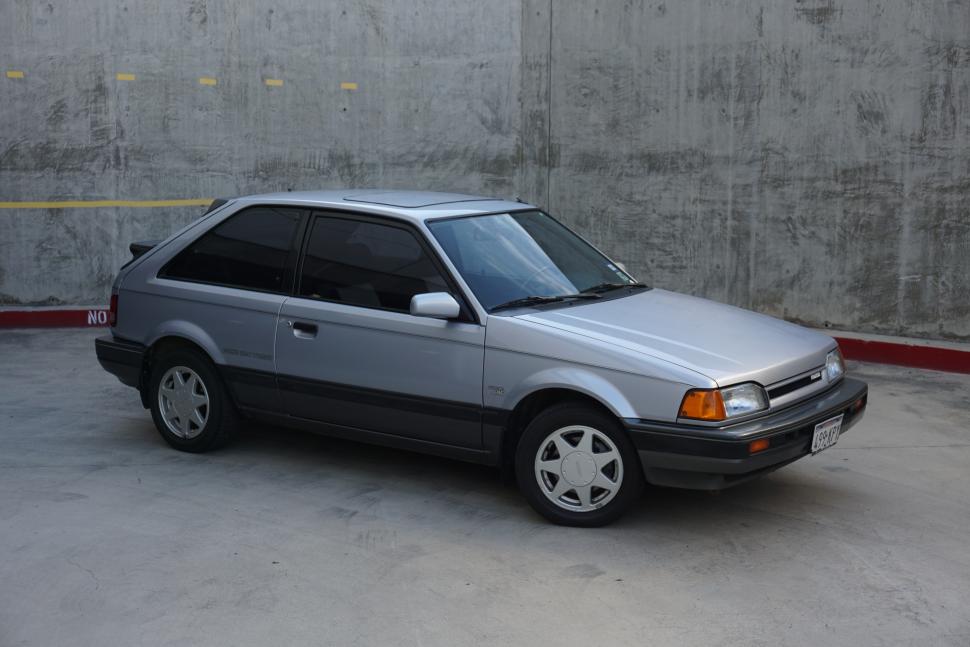 Mazda 323