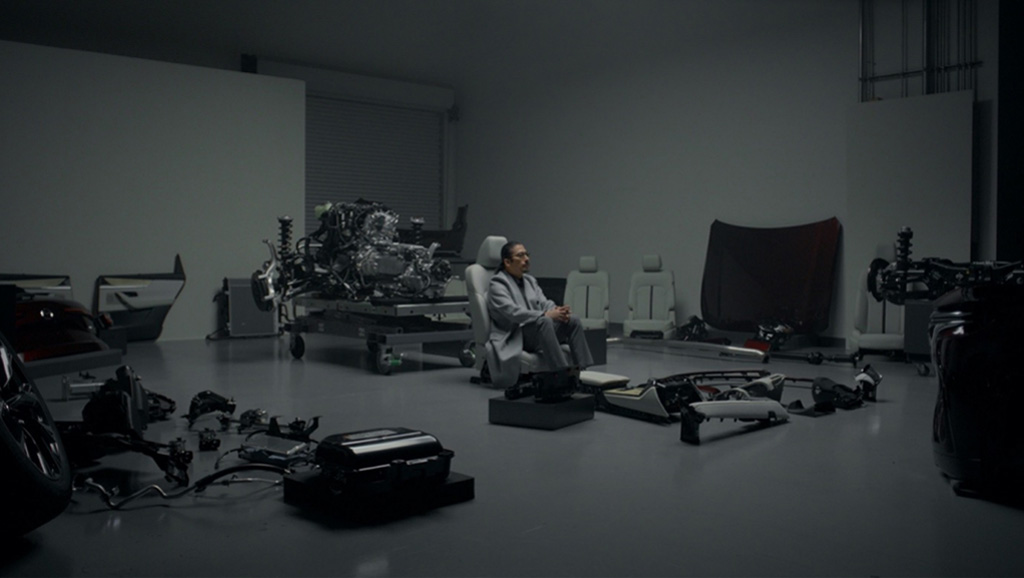 Mazda CX-90 Unboxing Process