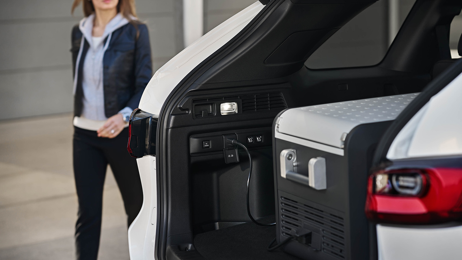 Mazda CX-70 PHEV – Available 1500w Power Outlet