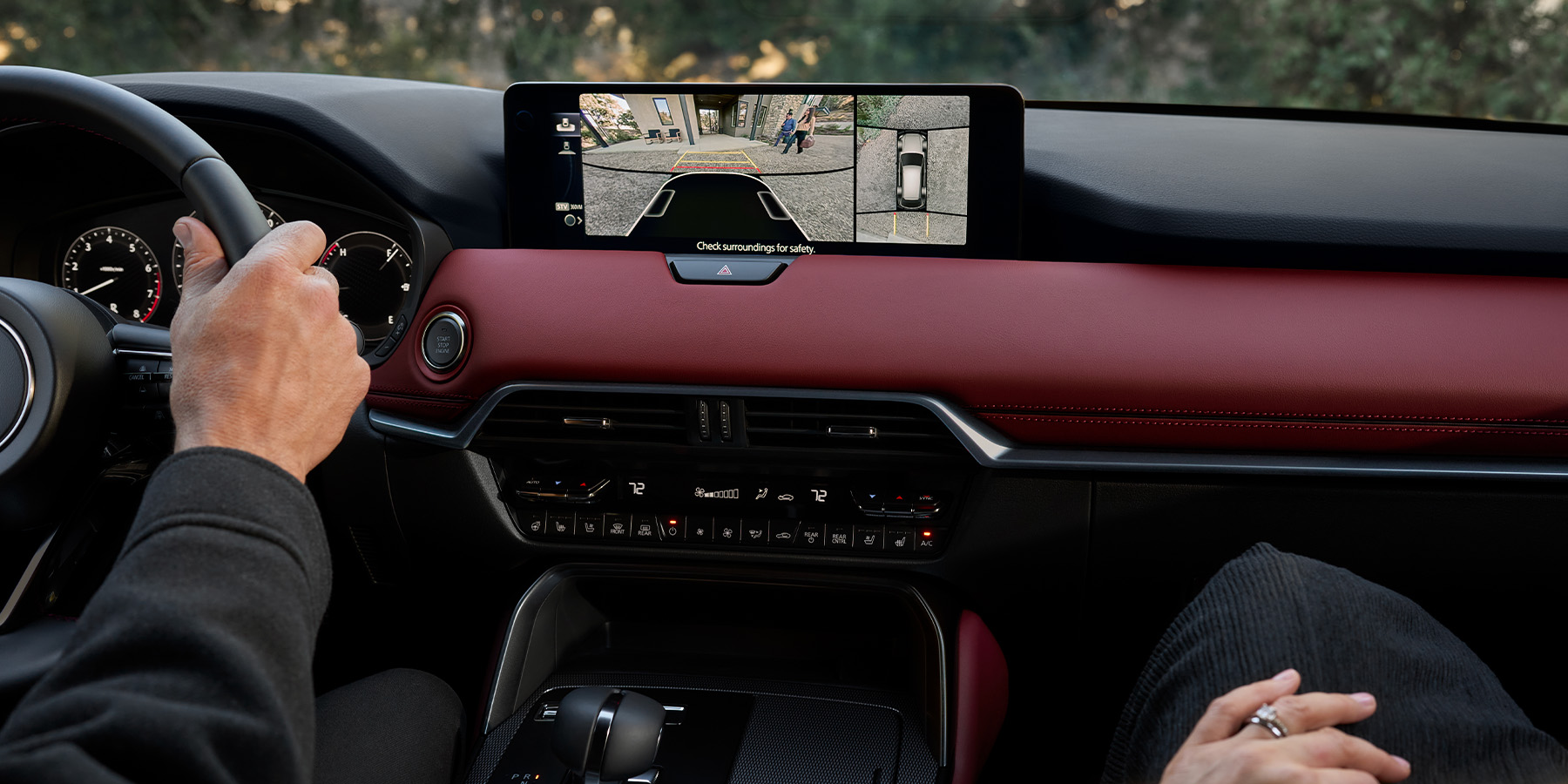 Mazda CX-70 – 360º View Monitor with See-Through Trailer Hitch View