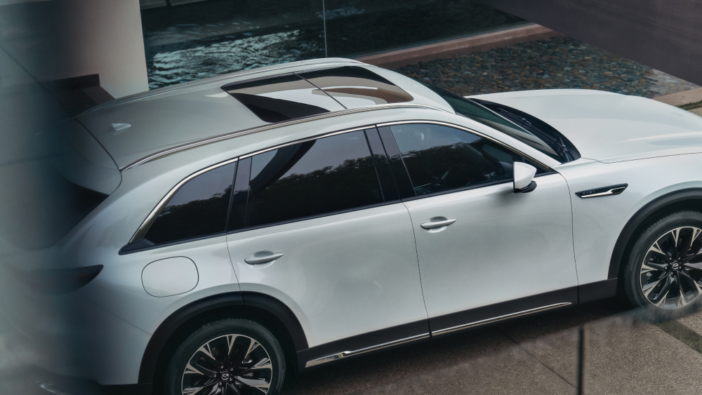 2025 Mazda CX-90 PHEV – Panoramic Moonroof