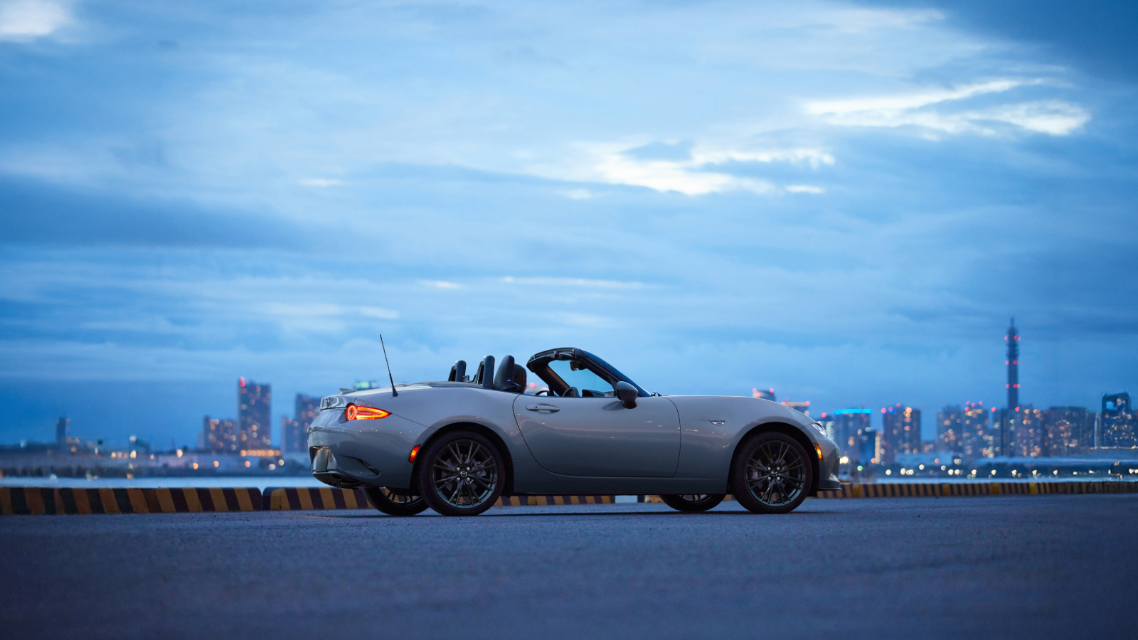 2025 Mazda MX-5 Miata Convertible Roadster